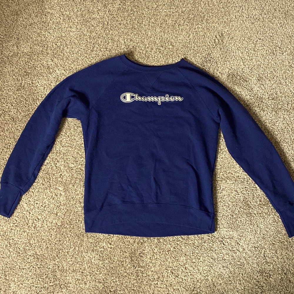 SIZE M, dark blue Champion sweater!